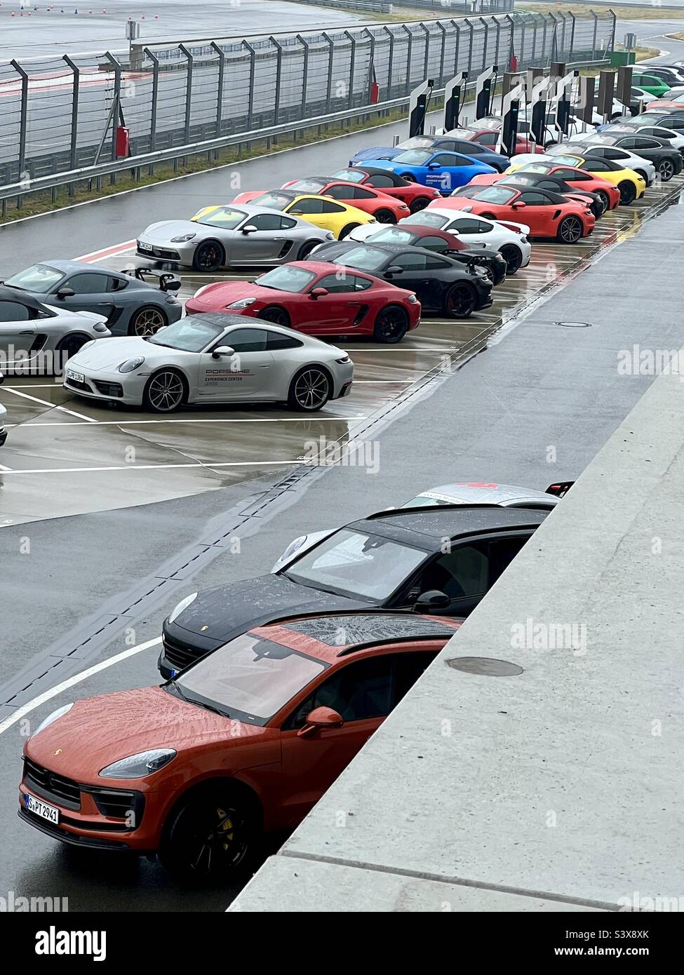 Le centre Porsche Experience de Leipzig est prêt à conduire Banque D'Images