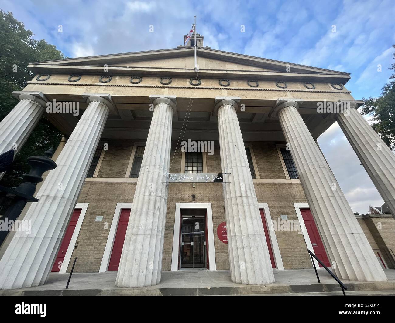 L'église St John's, Waterloo, Londres est une église anglicane grecque de la renaissance dans le sud de Londres, construite en 1822–24 selon les dessins de Francis Octavius Bedford. Banque D'Images