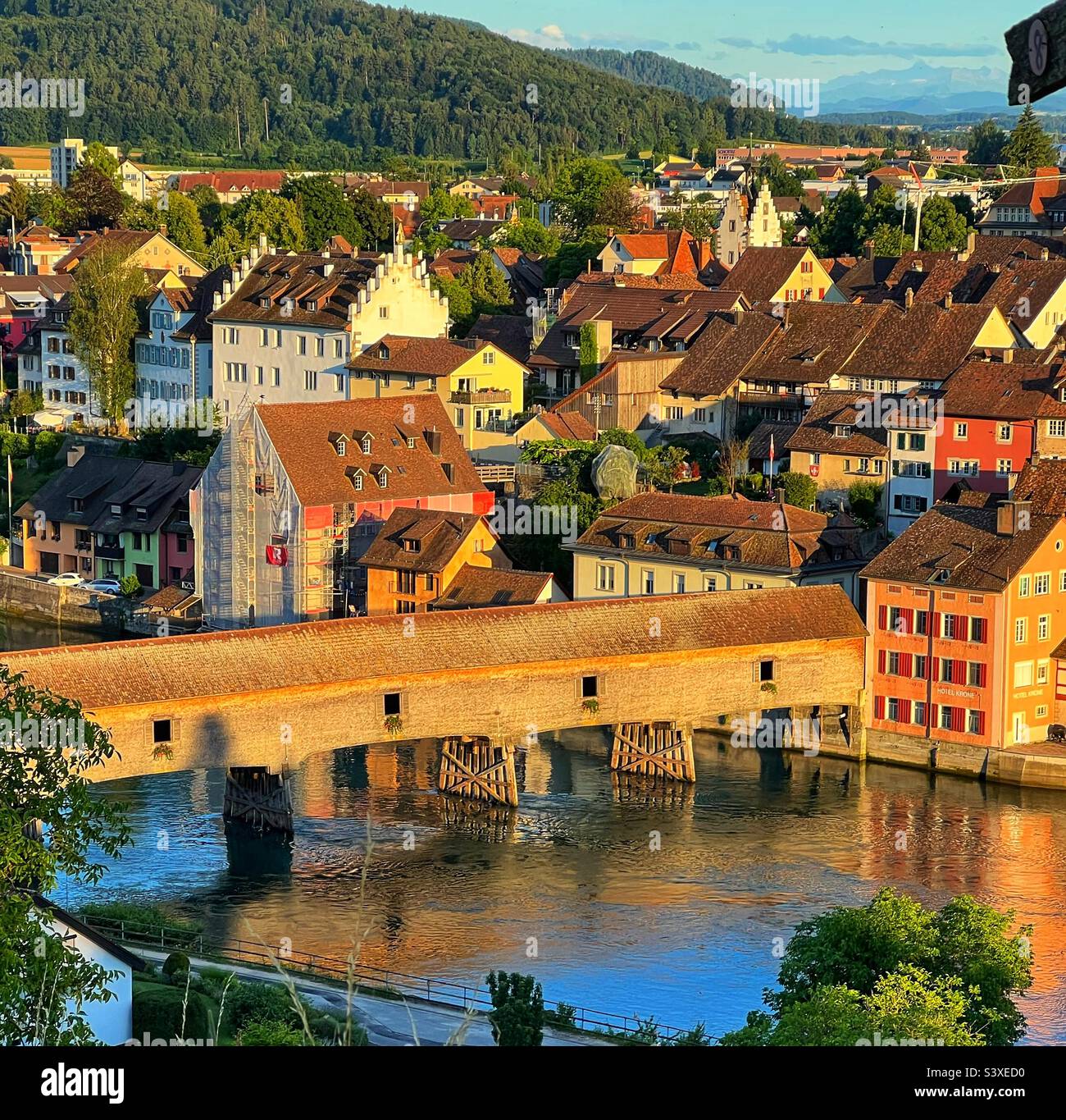 Pont en bois historique sur le Rhin Banque D'Images