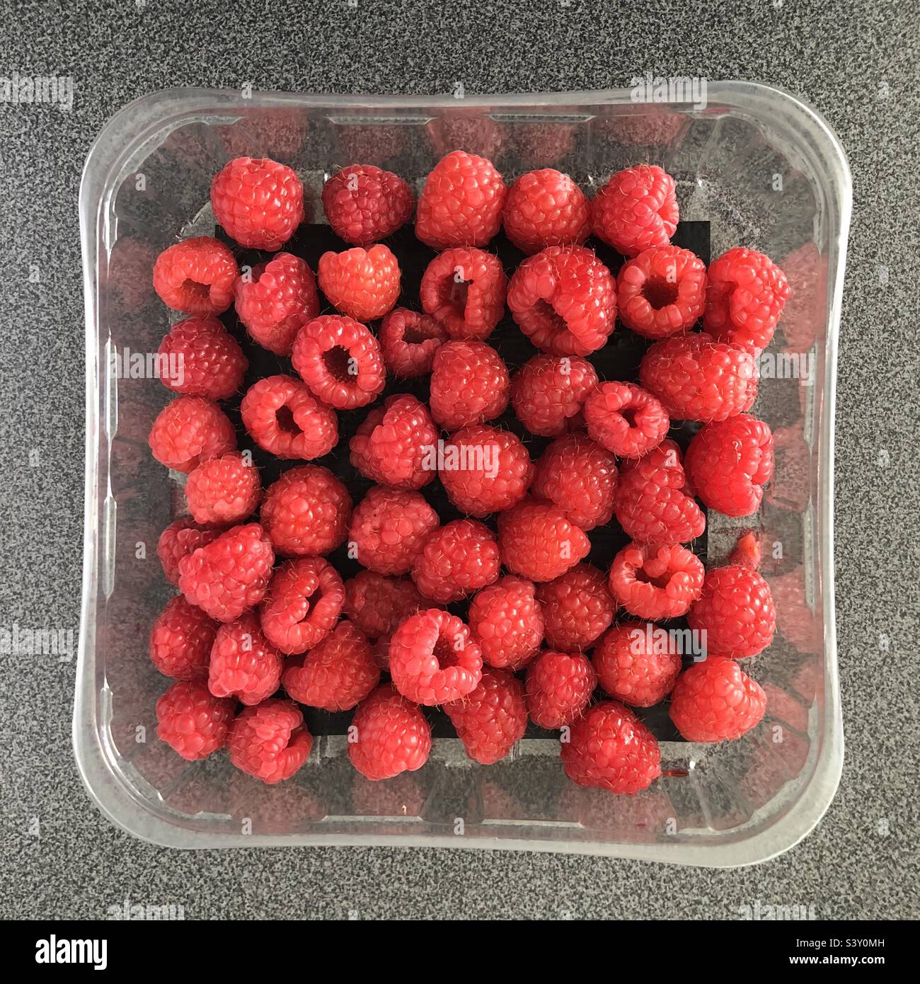 Framboises britanniques de saison Banque D'Images