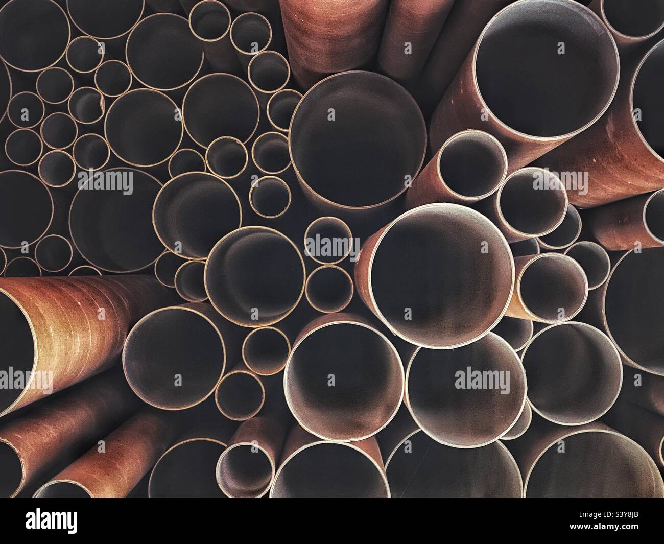 Résumé des tubes en papier - Image de stock capturée avec un smartphone