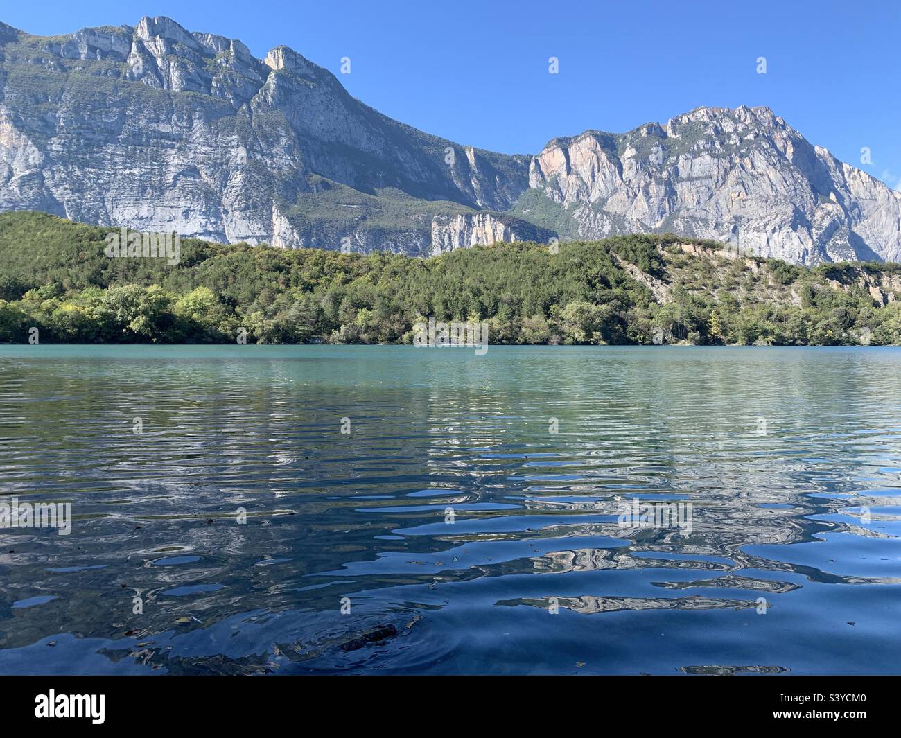 Lac cavedine Banque de photographies et d’images à haute résolution Alamy
