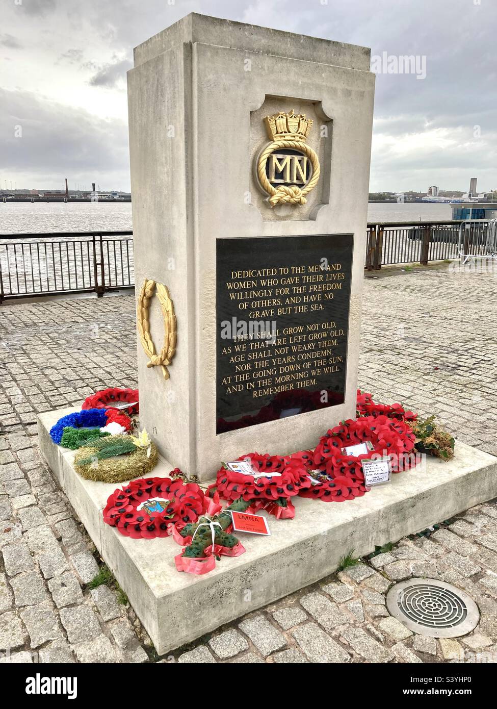 Mémorial de la guerre maritime à Liverpool - Image de stock capturée avec un smartphone