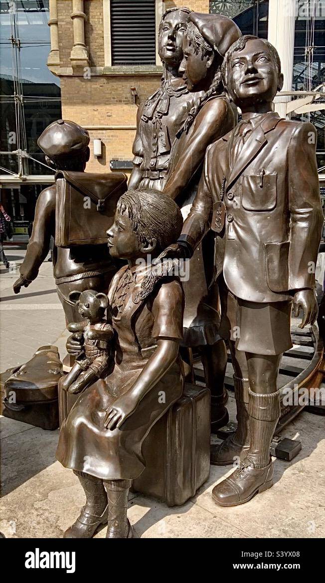 Enfants de la statue de Kindertransport à la gare de Liverpool Street à Londres Banque D'Images