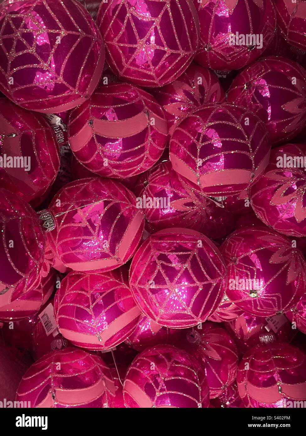 Décorations de Noël rose vif - Image de stock capturée avec un smartphone