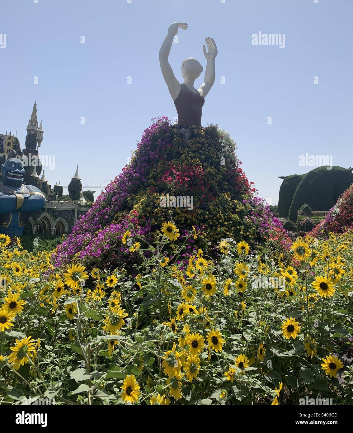 Dubaï, Émirats arabes Unis - 3 juin 2022 : créations florales exposées au jardin du Miracle de Dubaï, le plus grand jardin de fleurs naturelles du monde Banque D'Images