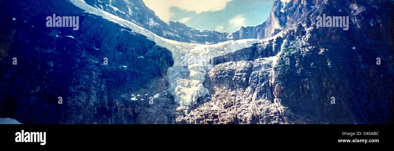 Le glacier Angel sur le mont Edith Cavell, Alberta, Canada. - Image de stock capturée avec un smartphone