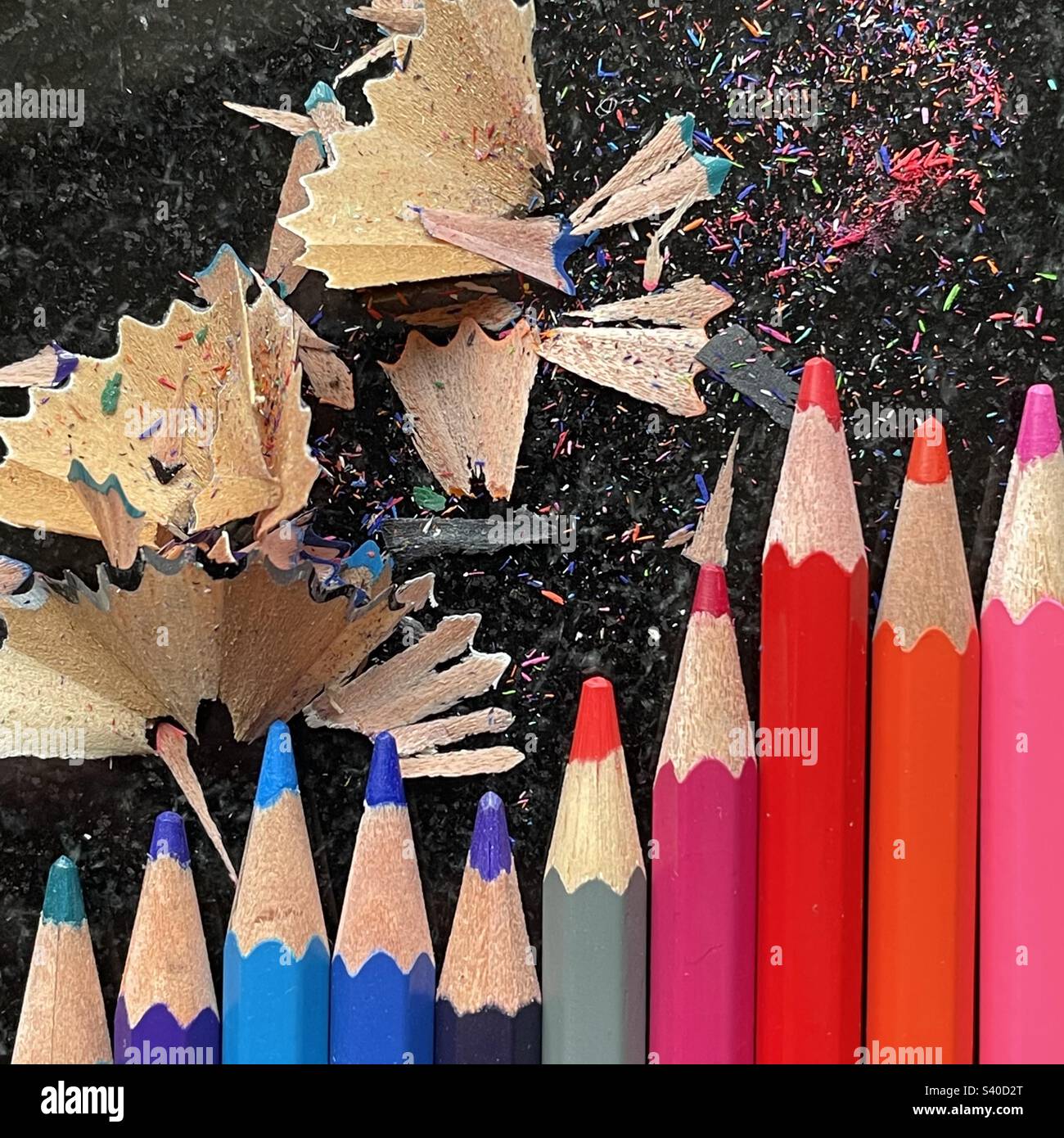 Crayons de couleur et sharpenings Banque D'Images