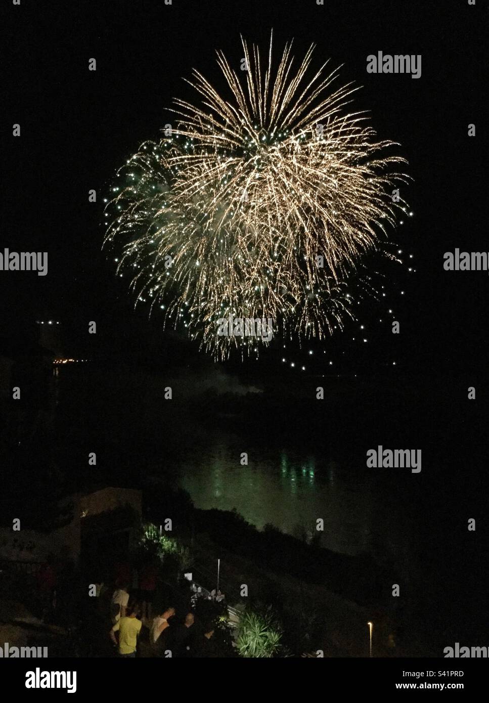 Feux d'artifice à la Fiesta Major à Ascó, Catalogne, Espagne. Banque D'Images