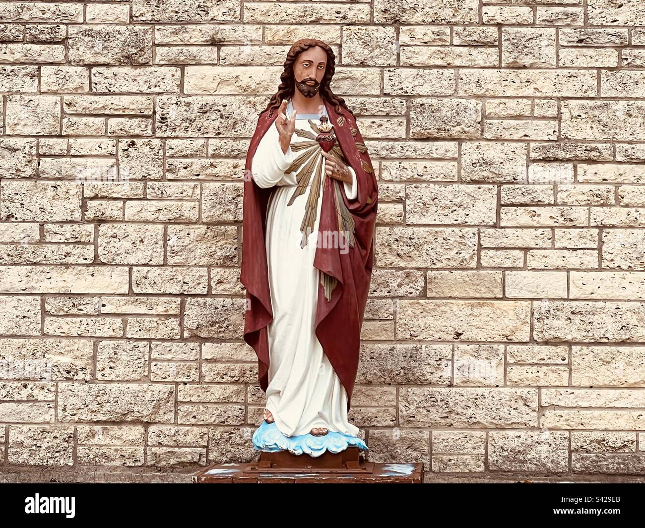 Statue de Jésus devant une église dans le centre-ville de Corpus Christi, Texas Banque D'Images