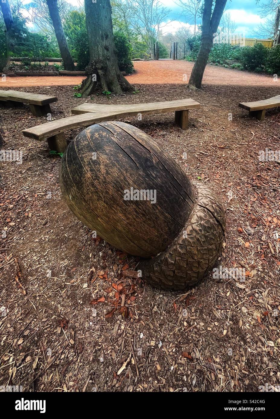 Gland sculpté géant dans l'aire de pique-nique Banque D'Images