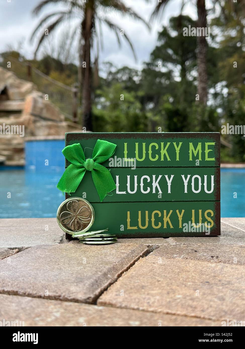 St. Patrick’s Day concept avec signe de la chance et pièces de monnaie Banque D'Images