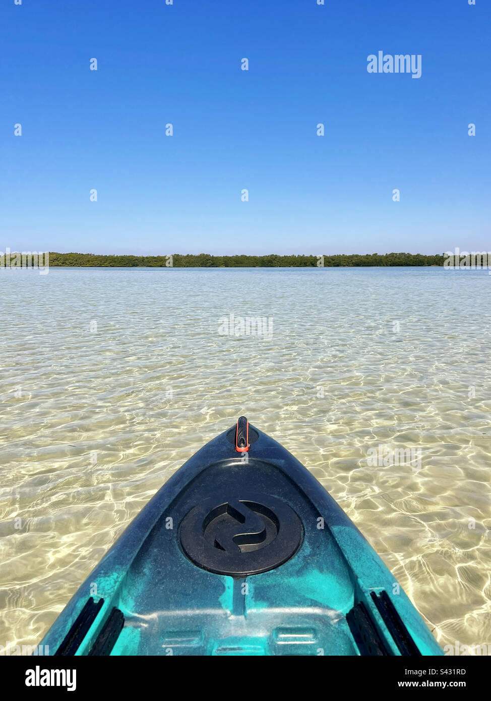 Kayak près de Shell Key, Floride Banque D'Images