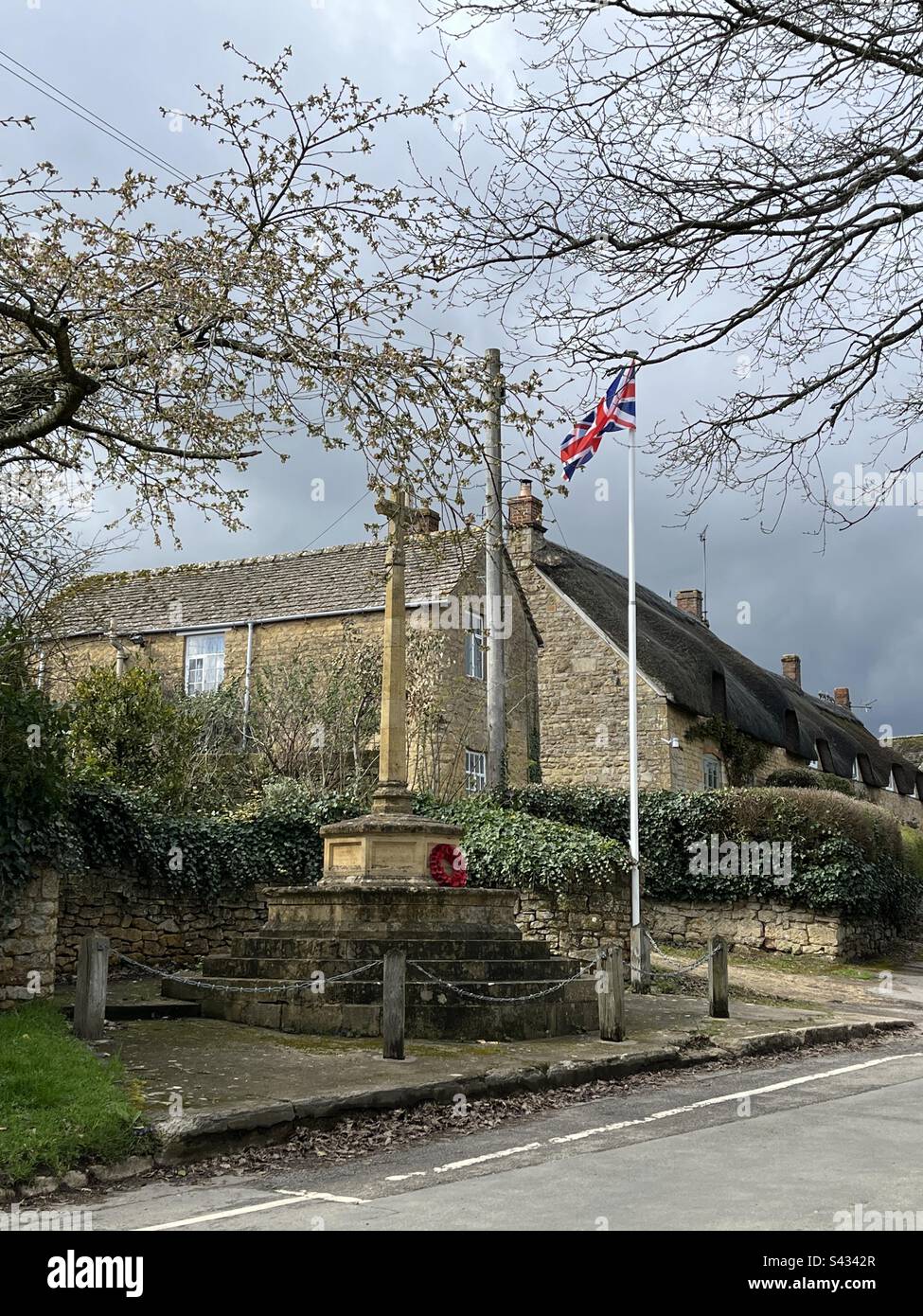 War Memorial à Ebrington à Gloucestershire, Royaume-Uni. - Image de stock capturée avec un smartphone
