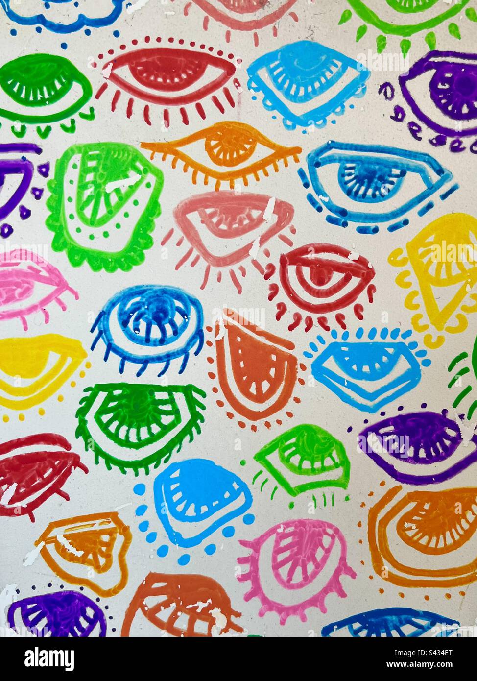 Arrière-plan amusant et coloré avec différentes formes de globes oculaires. Banque D'Images