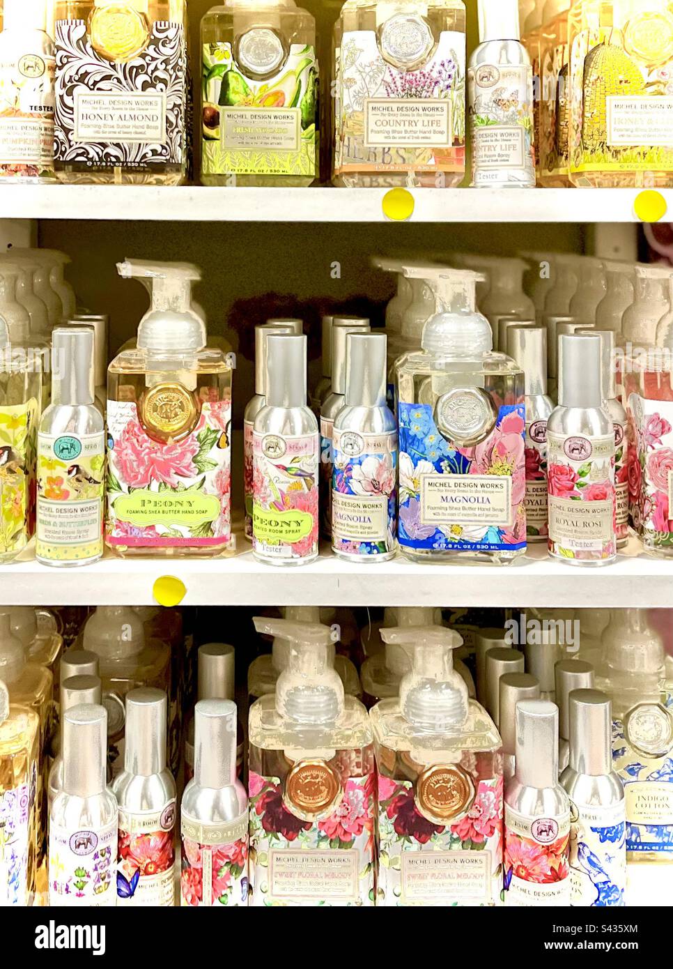 Étamage de savons et lotions parfumés. Banque D'Images