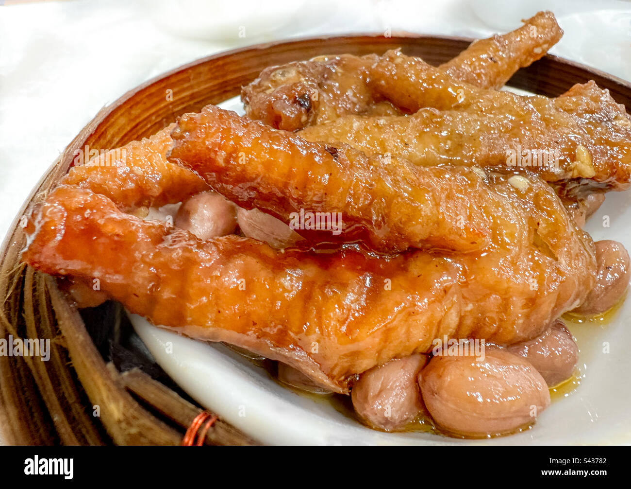 Hong Kong style dim sum : pieds de poulet à la vapeur Banque D'Images