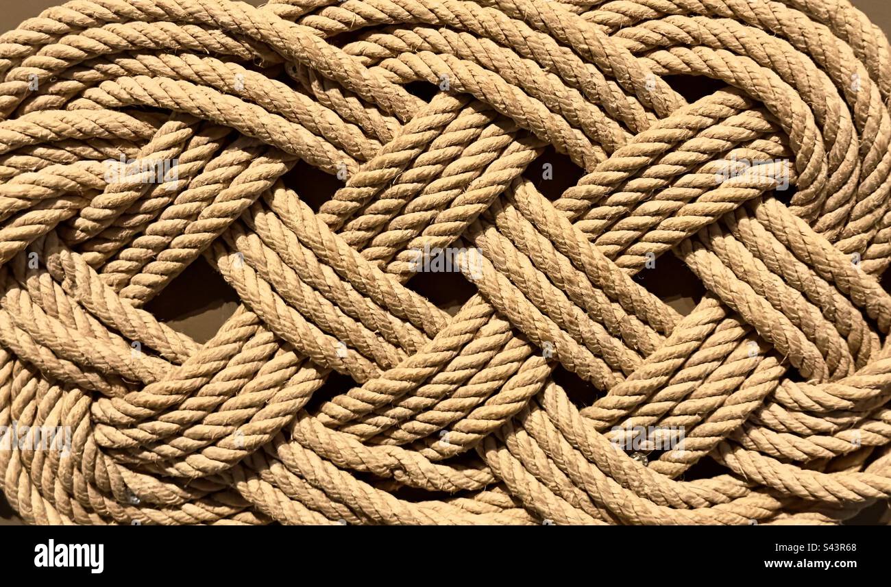 Un tapis de cordage élaboré dans le musée de la corde royale de Rochefort, France Banque D'Images