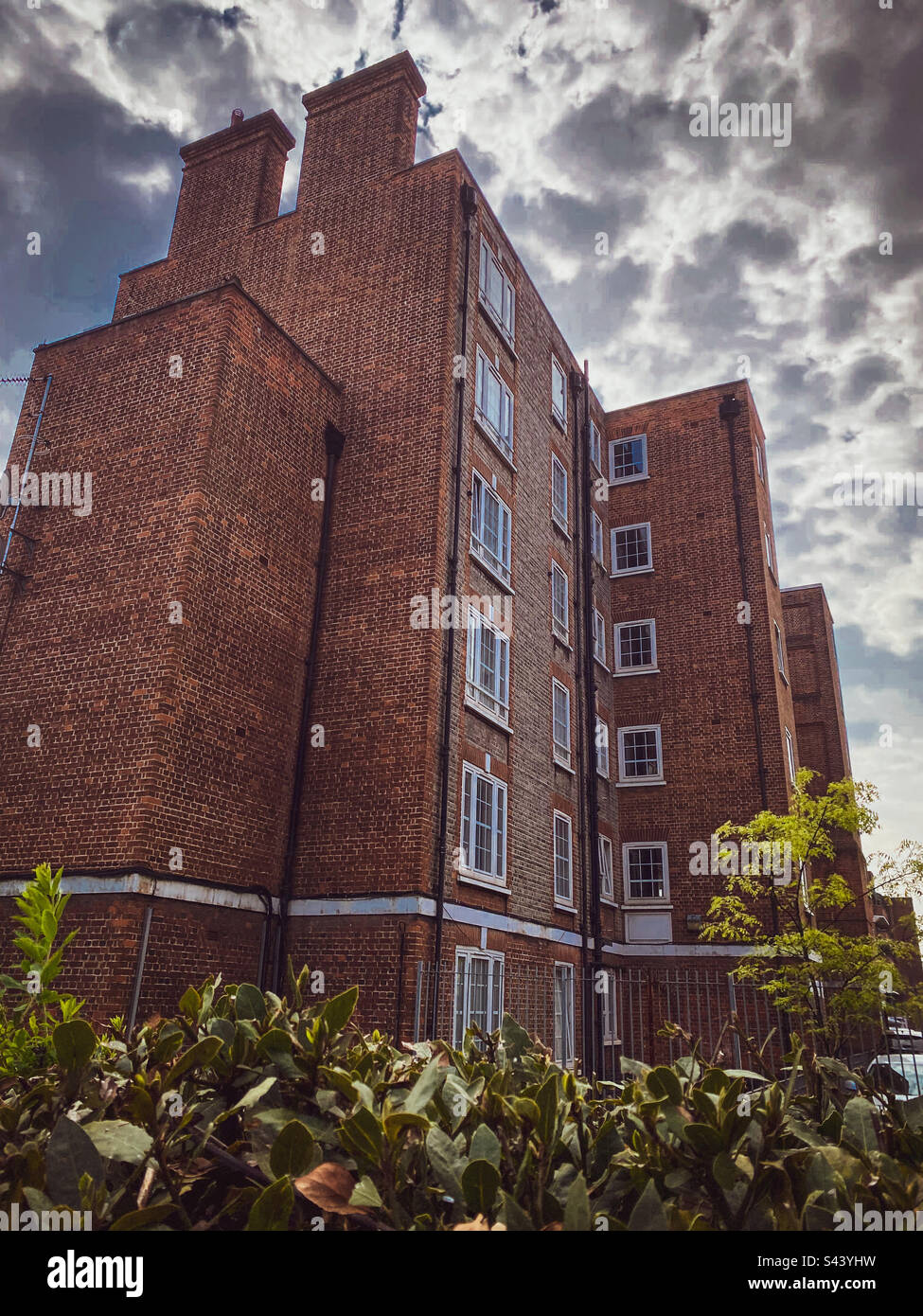 Un grand bloc communal d'appartements dans le nord de Londres Royaume-Uni Banque D'Images