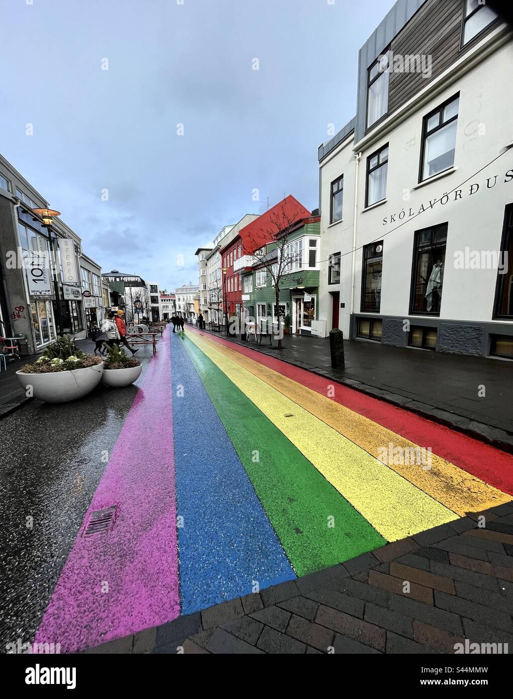Rainbow Street, Reykjavik, Islande. - Image de stock capturée avec un smartphone