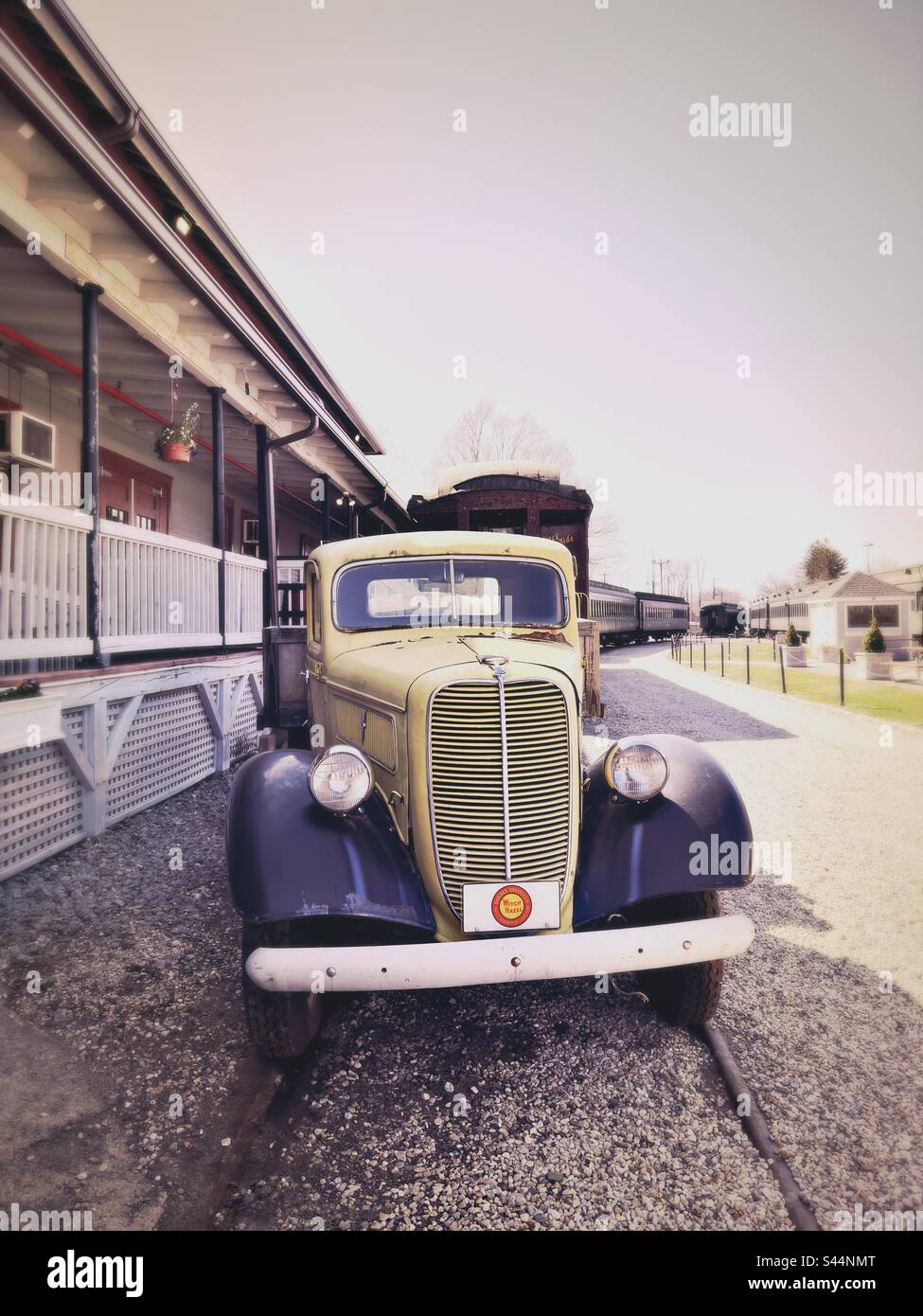 Véhicule à l'ancienne à destination touristique du train à vapeur d'Essex dans l'Essex, Connecticut, États-Unis - Image de stock capturée avec un smartphone