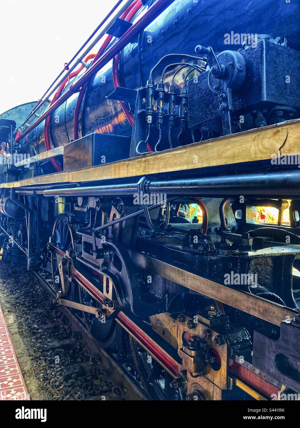 Gros plan sur les roues du train à vapeur en Thaïlande - Image de stock capturée avec un smartphone