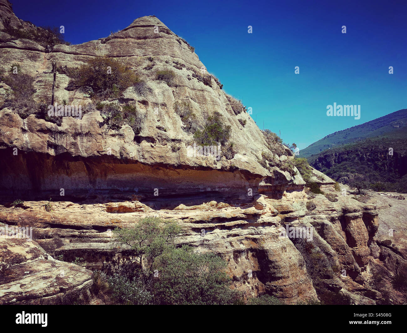 Une grotte dans le rocher de Pilones dans la montagne El Zamorano à Colon, Queretaro, Mexique étaient cristeros cacher avant d'être tué dans la Cristiada. Banque D'Images