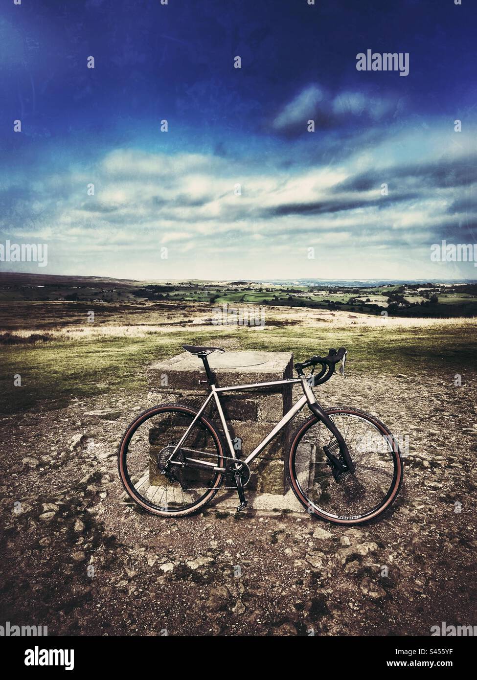 Vélo de gravier, Baildon Moor, Yorkshire. Banque D'Images