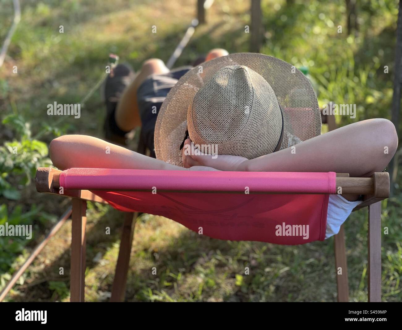 Au frais dans le jardin Banque D'Images