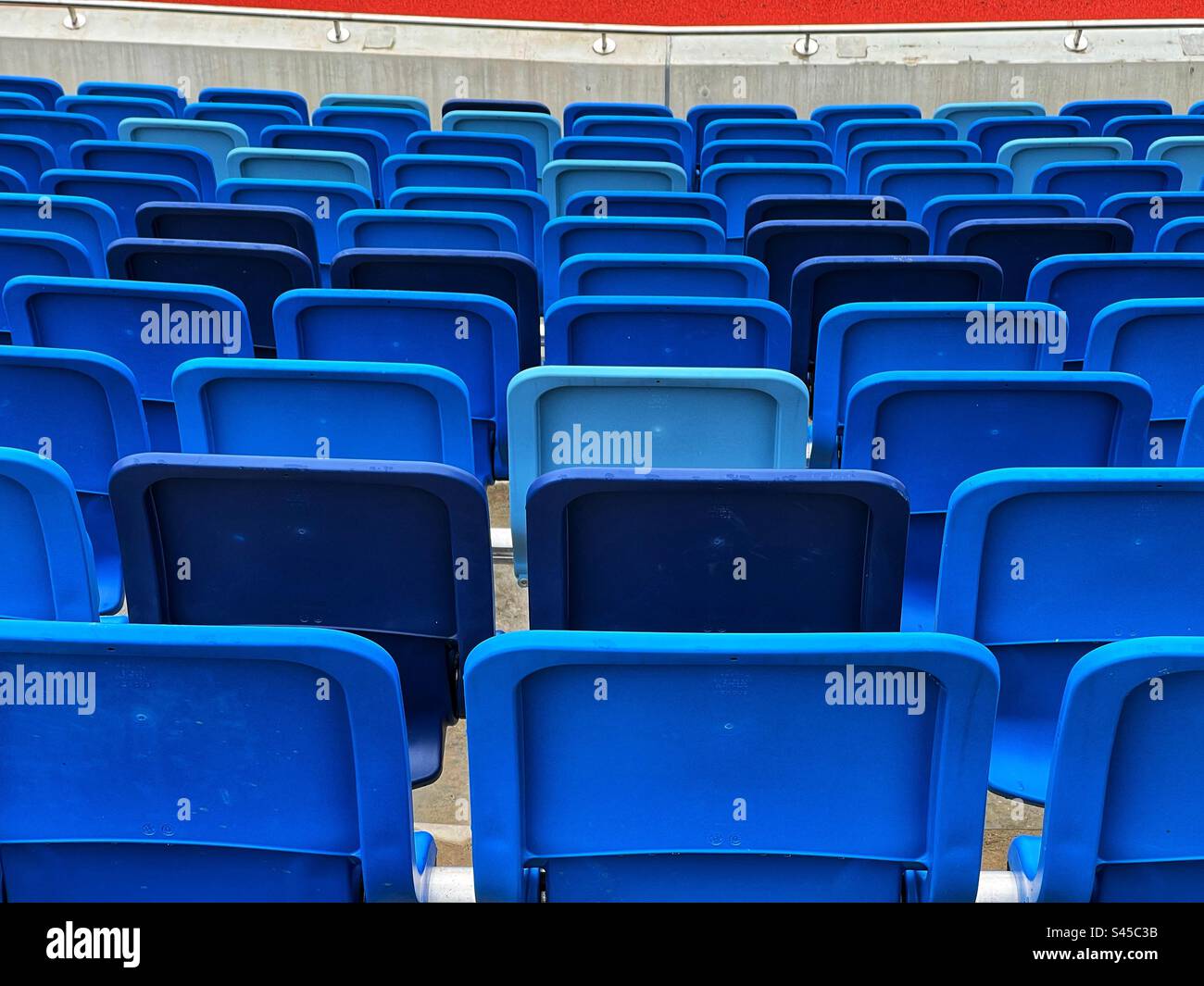 Abstract si bleu sièges de stade à Alexander Stadium, Birmingham Banque D'Images
