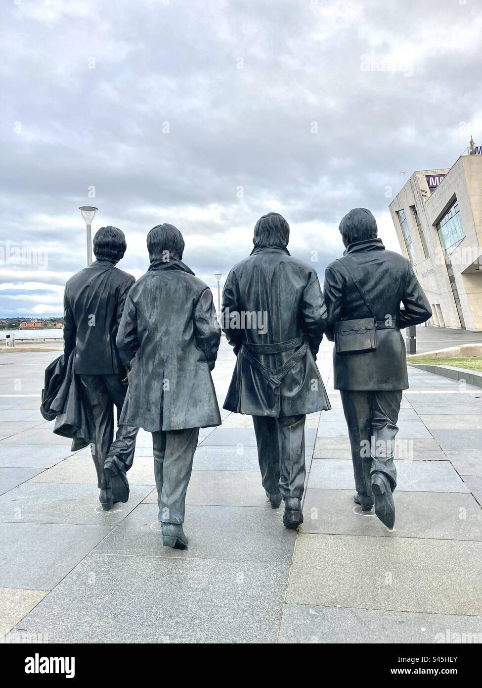 Les Beatles statues Pier Head Liverpool Waterfront Banque D'Images