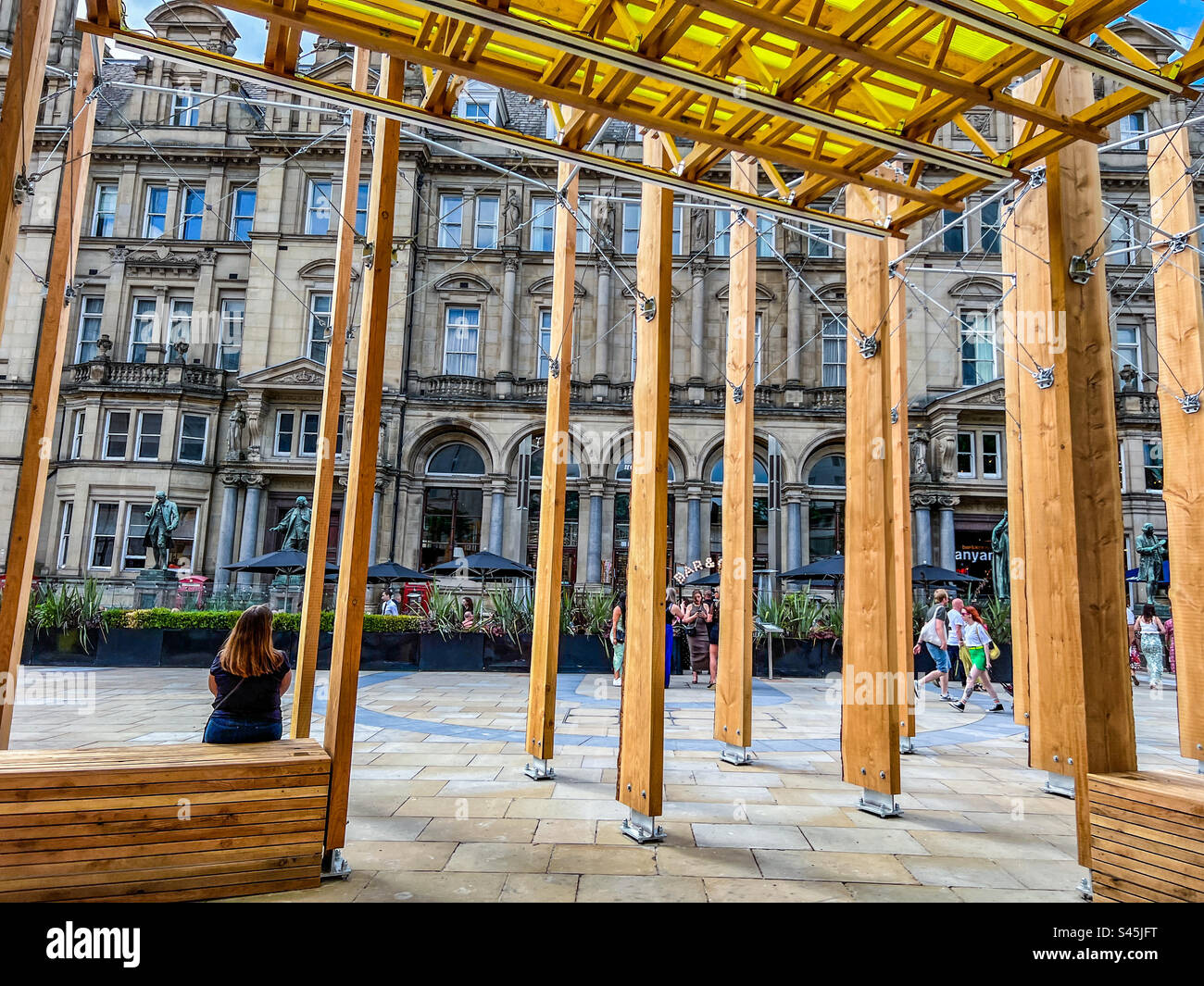 Leeds City Square magique sculpture forestière ancienne Banque D'Images