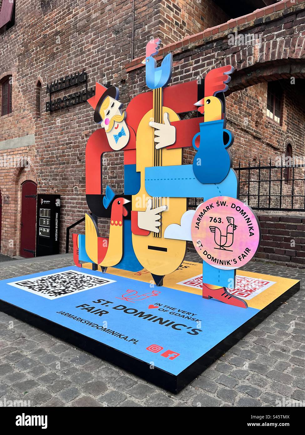 Gdansk Dominic Foire publicitaire pour la foire de Dominic à l’extérieur du Musée de l’ambre à Gdansk, Pologne, Europe, UE à partir de 2023 - Image de stock capturée avec un smartphone