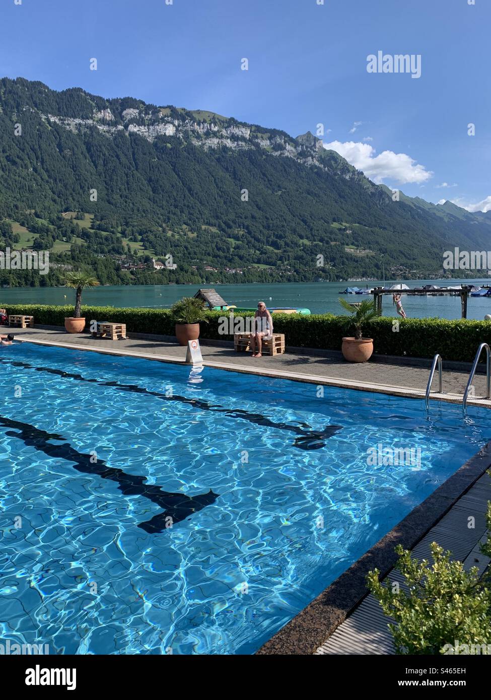 Piscine lido au lac BRIENZ interlaken Ost Banque D'Images