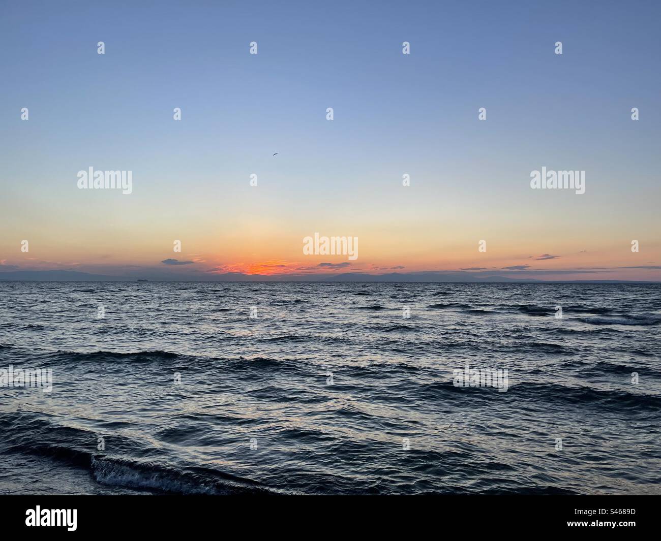 Coucher de soleil sur la mer Égée. Banque D'Images