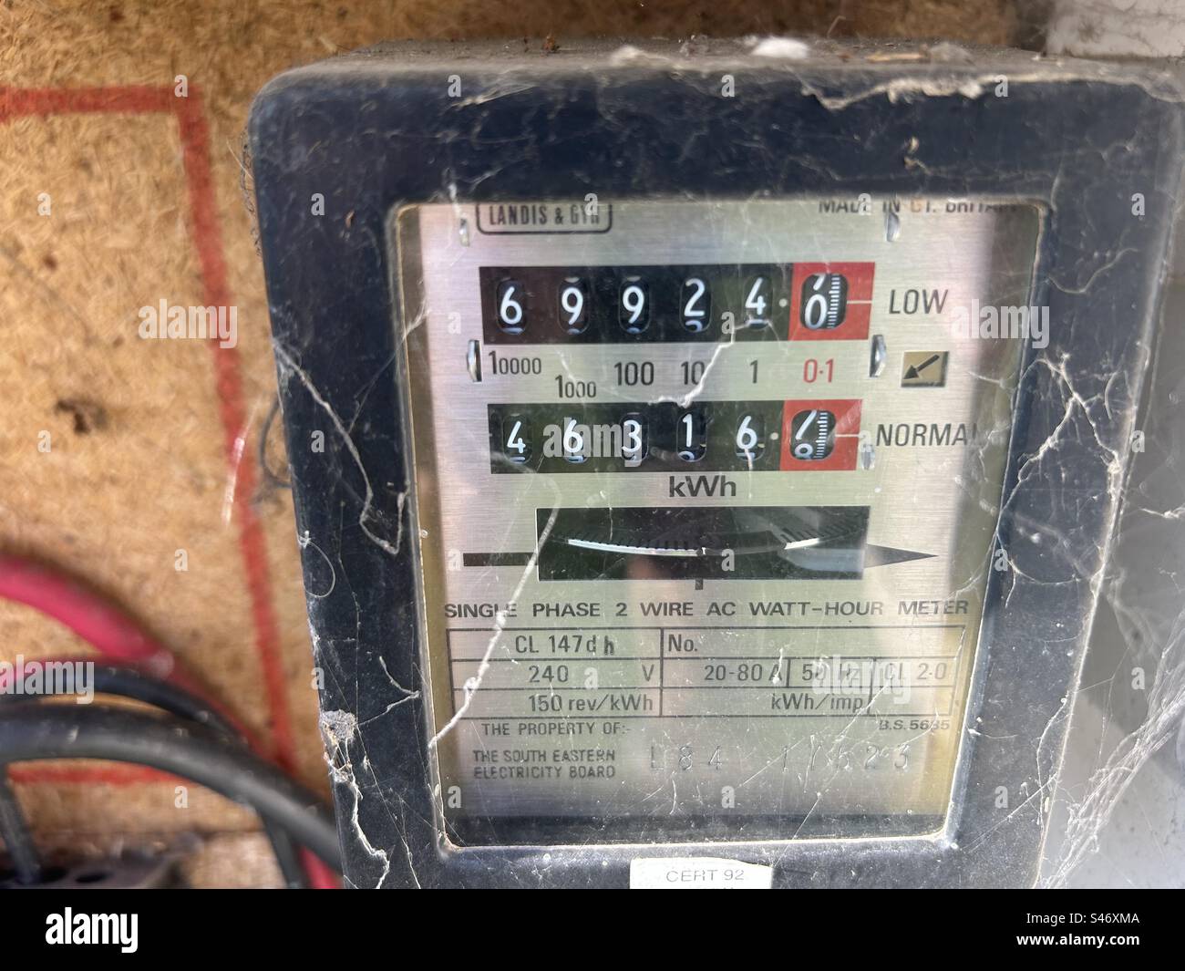 Vieux compteur électrique Banque de photographies et d’images à haute résolution Alamy