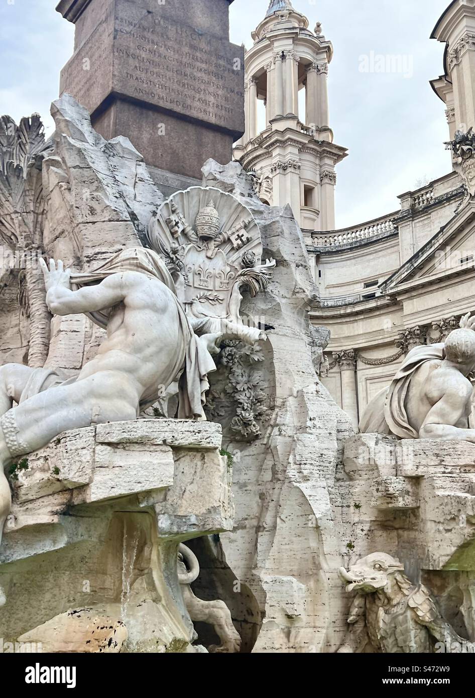Sculpture de fontaine sur la Piazza Navona, Rome - Image de stock capturée avec un smartphone