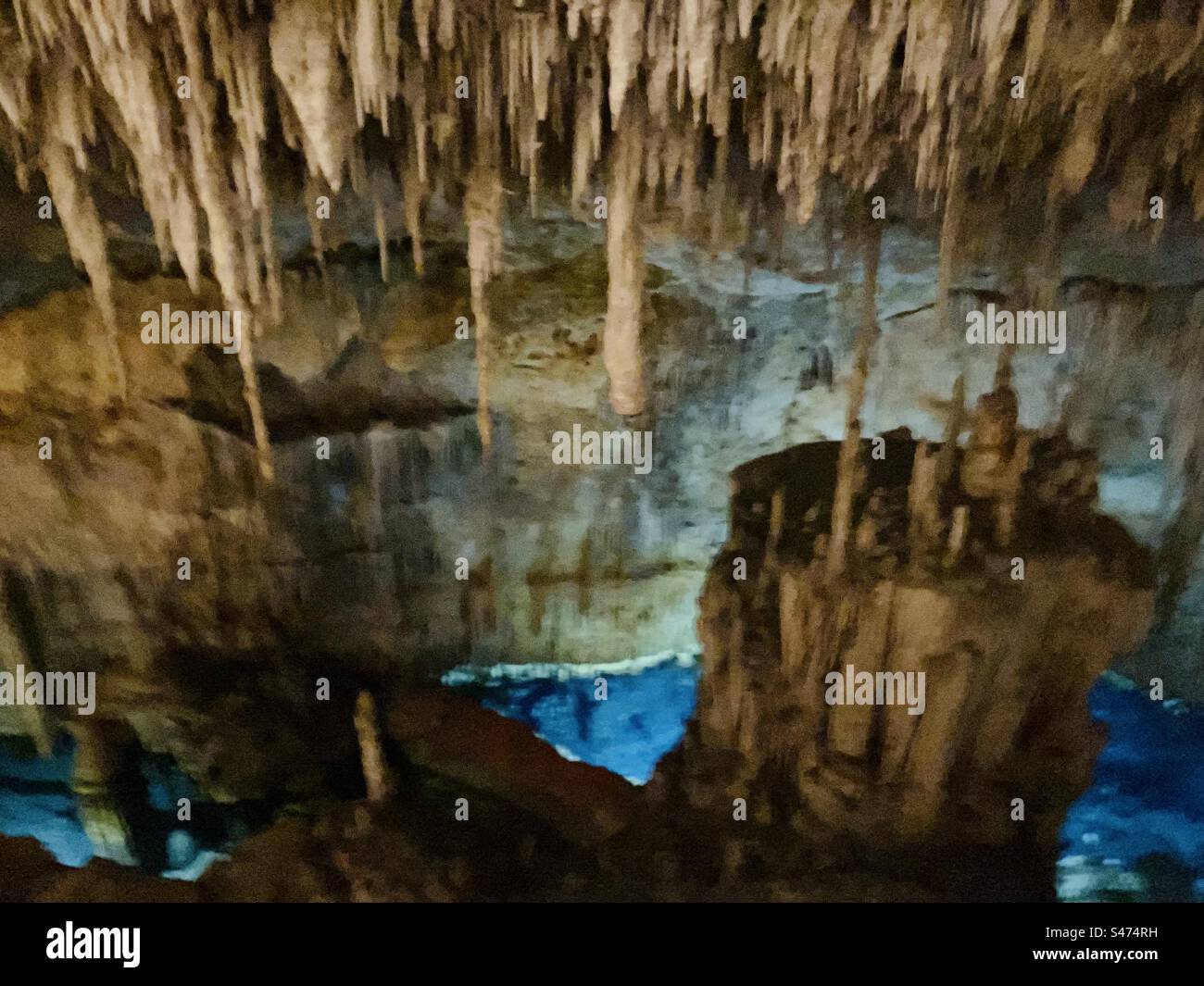 Lac souterrain bleu à l'intérieur des grottes de Drach / Cuevas del Drach, Majorque Banque D'Images