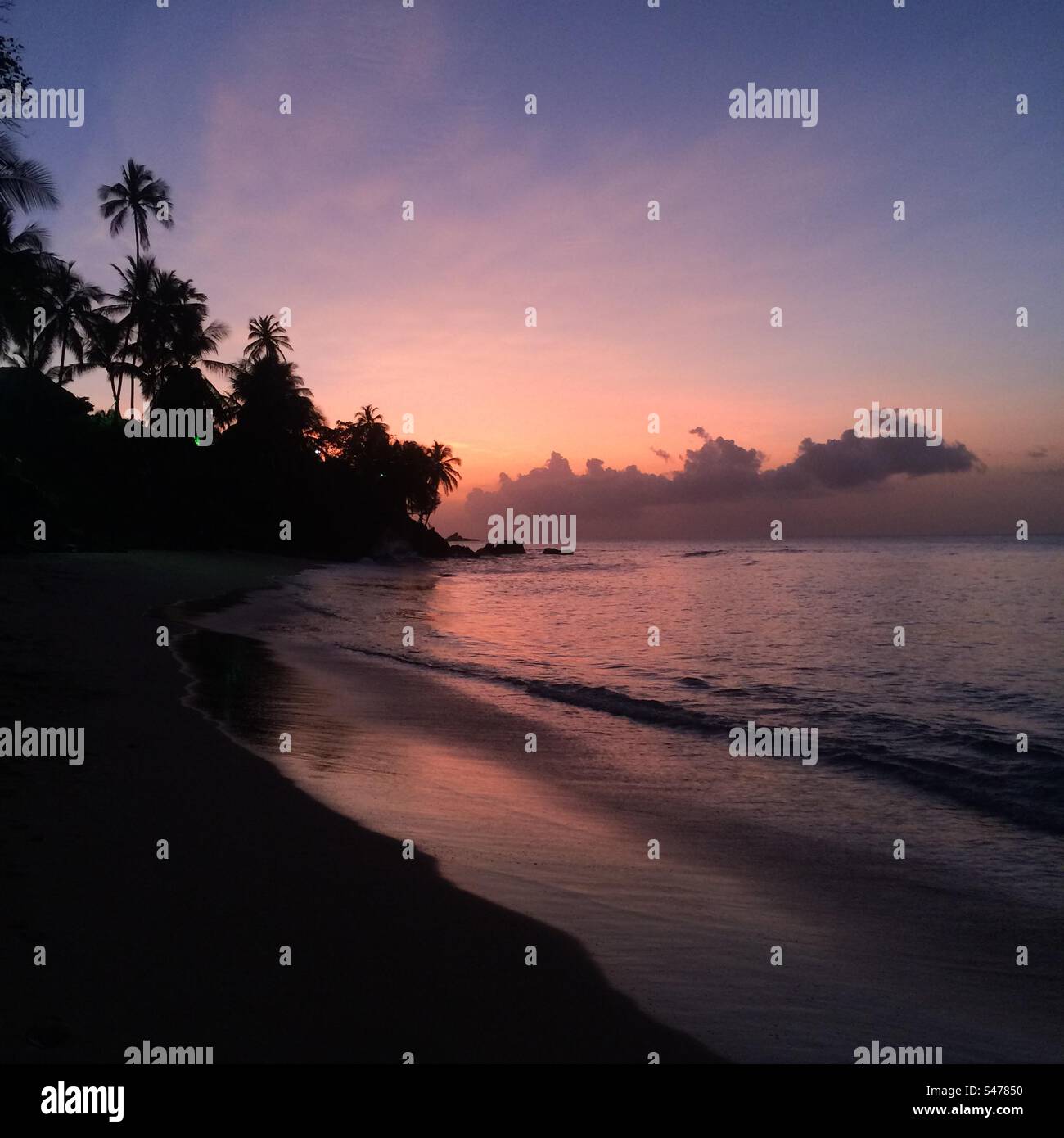 Coucher de soleil à Mount Irvine Beach, Tobago - Image de stock capturée avec un smartphone