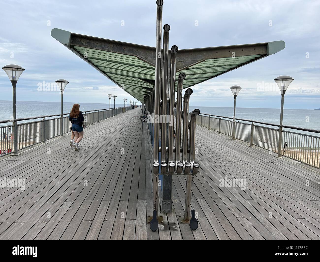 Plage de Bournemouth. Boscombe Pier, Bournemouth, Angleterre, côte sud. - Image de stock capturée avec un smartphone