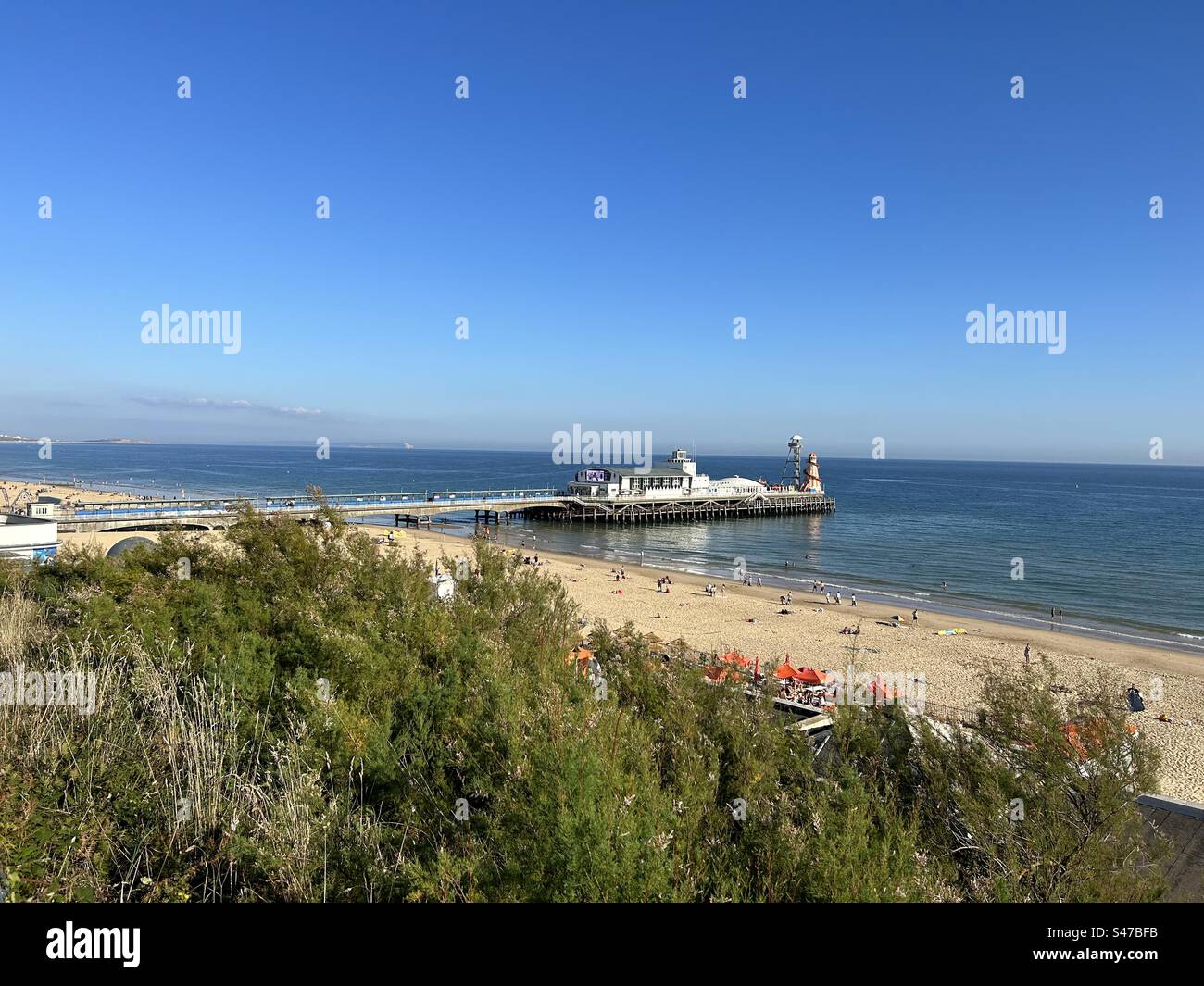 Plage et jetée de Bournemouth. Bournemouth, Angleterre, côte sud. Banque D'Images