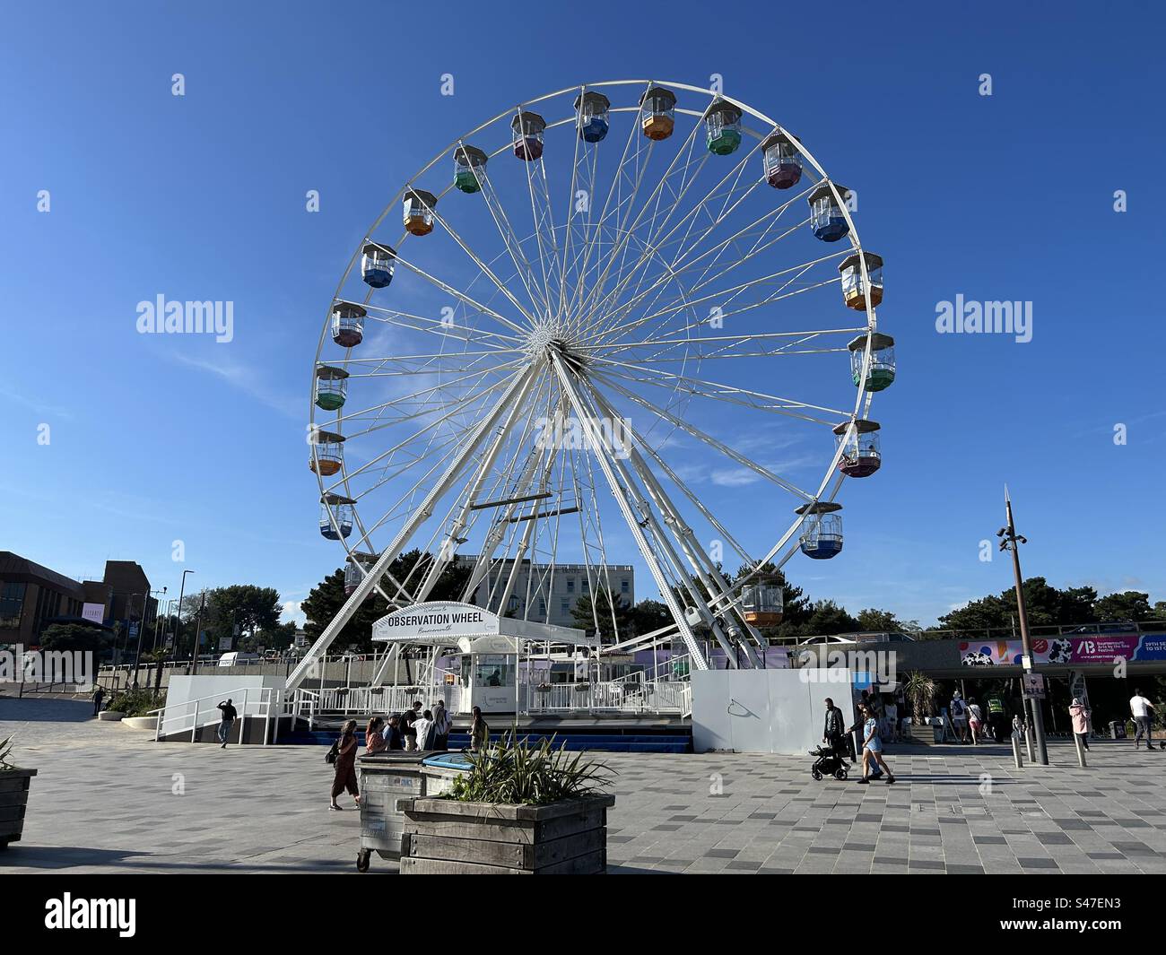 Roue d'observation de Bournemouth. Grande roue par Bournemouth Pier, Angleterre, Royaume-Uni. - Image de stock capturée avec un smartphone