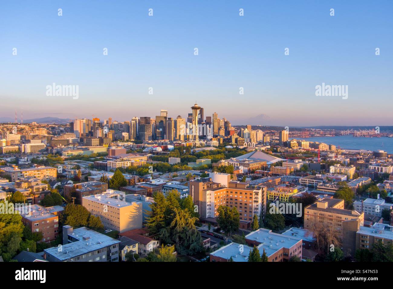 Seattle, Washington, paysage urbain au coucher du soleil Banque D'Images