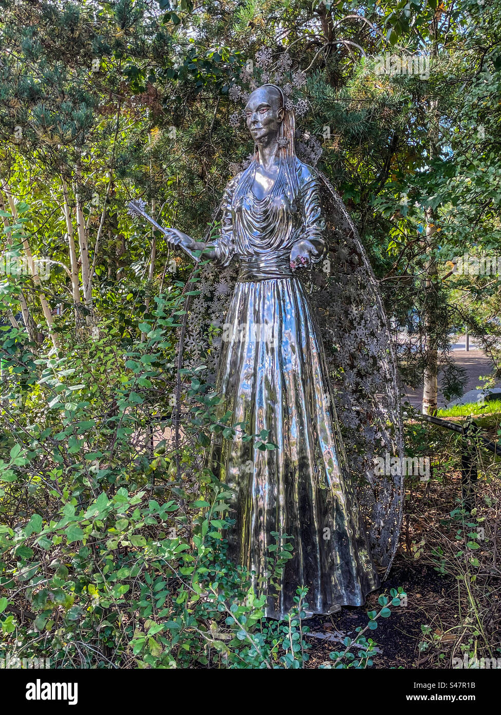 C.S. Lewis lion la sorcière & la sculpture de garde-robe Banque D'Images