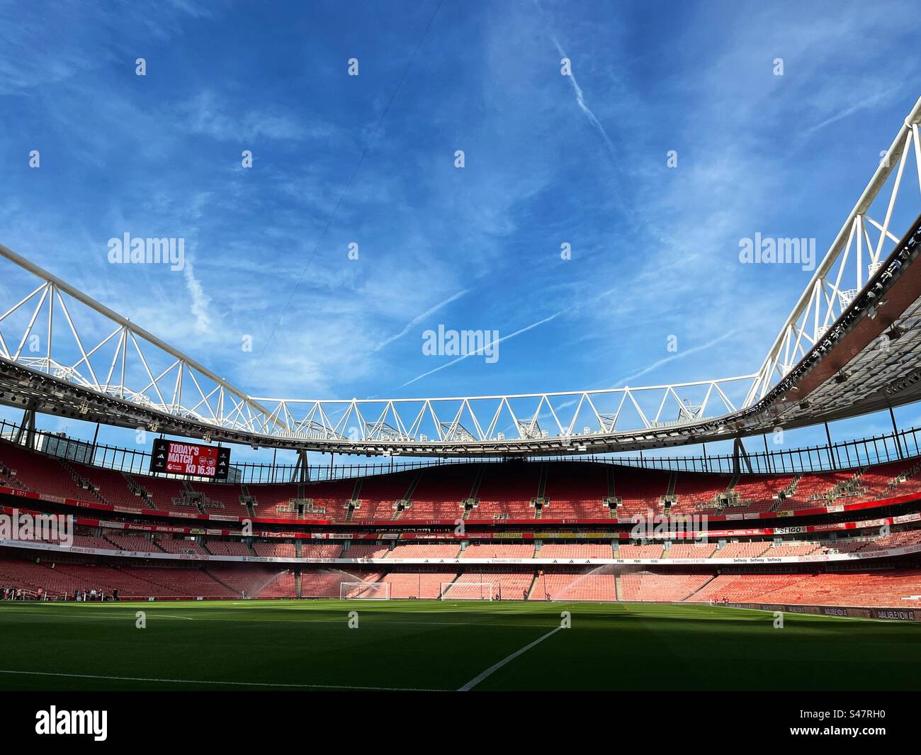 Une vue générale du stade Emirates, qui abrite le club de football Arsenal, au nord de Londres. Arsenal joue en Premier League anglaise. Banque D'Images