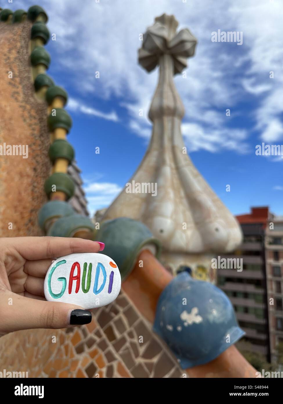 Casa Battló, architecte Gaudì et souvenir en pierre fait main, Barcelone, Espagne - Image de stock capturée avec un smartphone