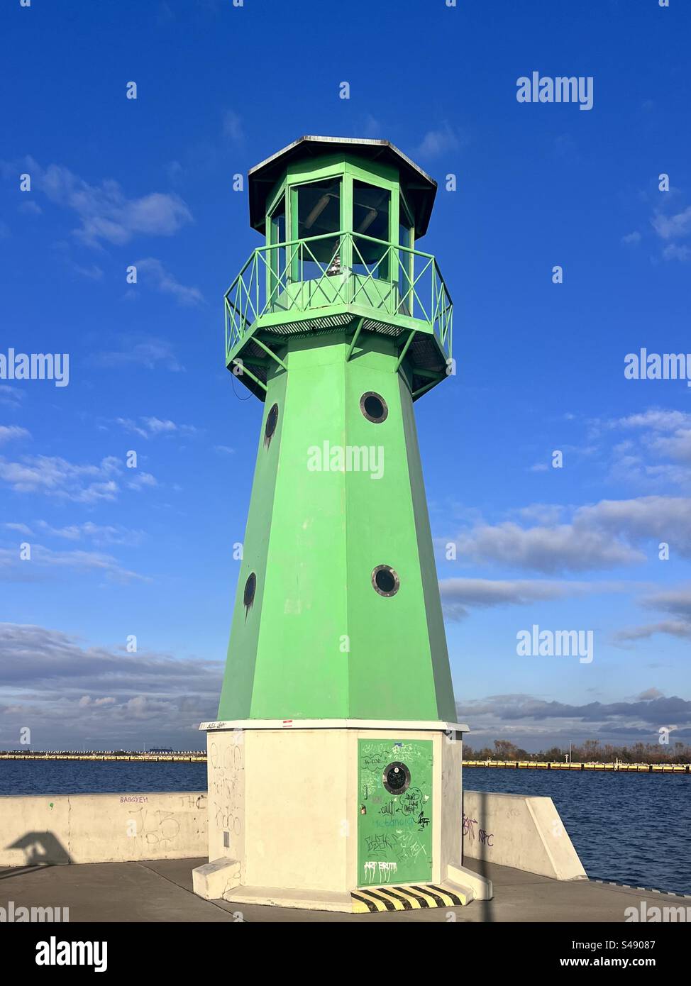 Le Nowy Port West Breakwater phare vert du 19ème siècle à Gdansk Pologne, mer Baltique, Europe, UE Banque D'Images