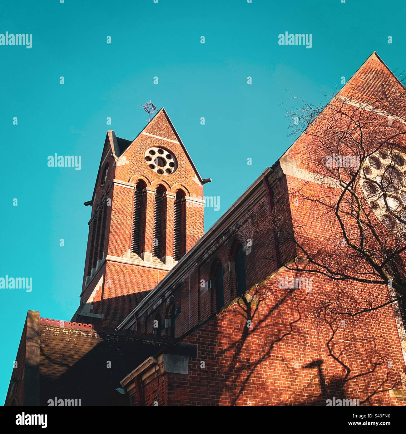 Église St Lukes dans Kentish Town par une belle journée d'hiver Banque D'Images