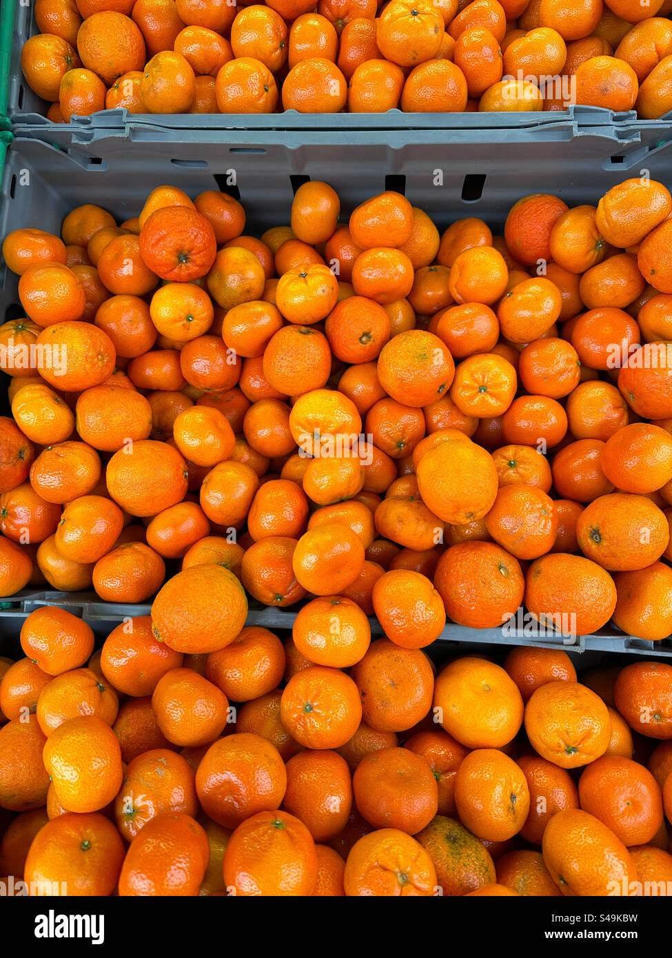 Oranges mandarines dans un marché turc à Gothenburg, Suède. Banque D'Images