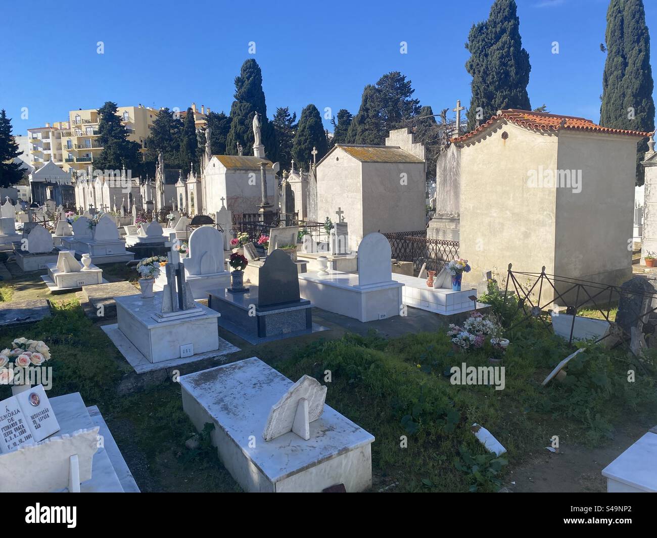 Pierres tombales dans le cimetière de la vieille Tour, Lagos, Portugal Banque D'Images